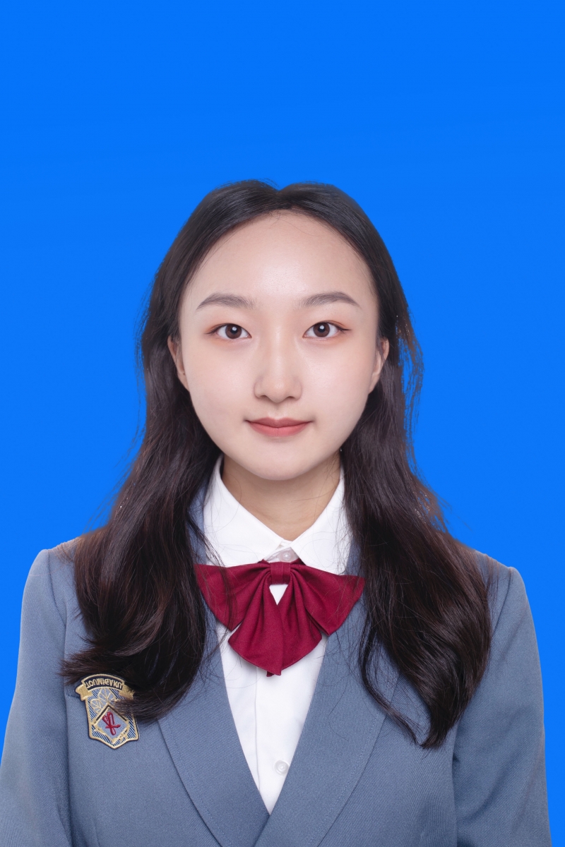 赵怡雯.jpg